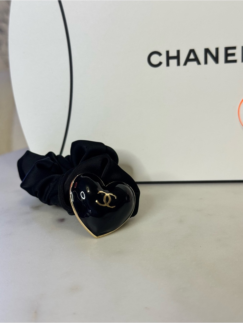 CHANEL Beaute Gift Set: Chanel Scrunchie, Box, Freshie, and 2026 Camelia Sticker - Picture 2 of 4
